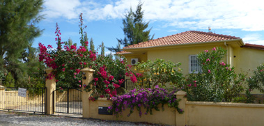frontofvilla.jpg